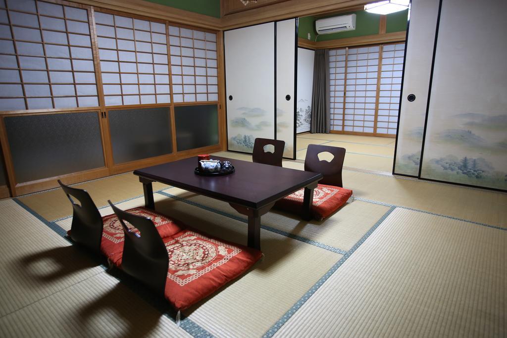 Minshuku Tenhou Hotel Takachiho Exterior foto